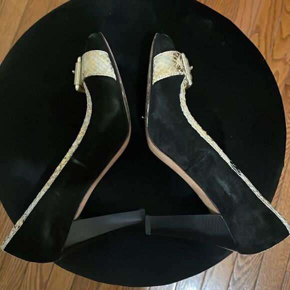 Black suede Micheal’s Kors belted round toe high heels stilettos size 7.5 M - Picture 3 of 15